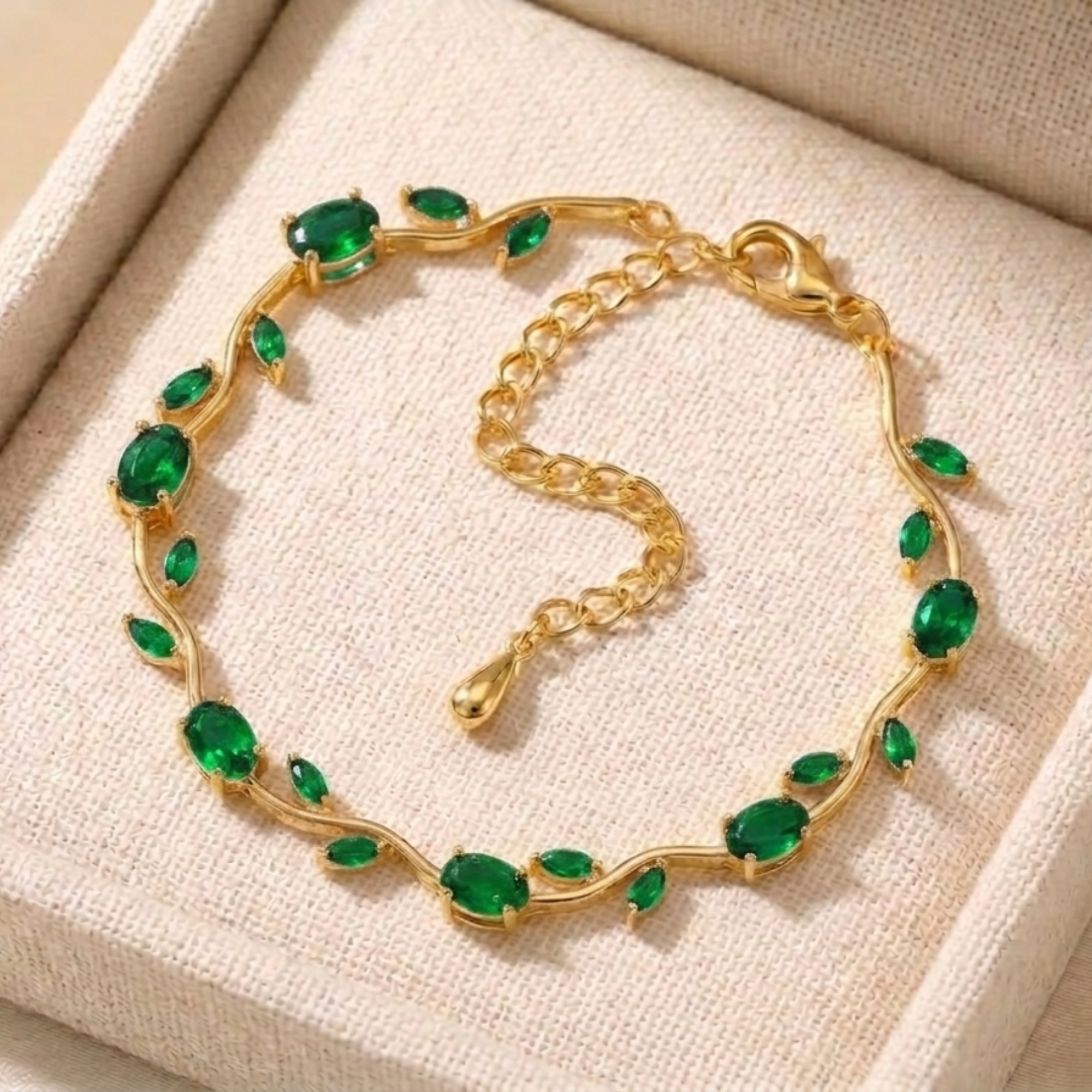 Pulsera Mágica de Tulipanes Ajustable- Chapada en Oro 18K