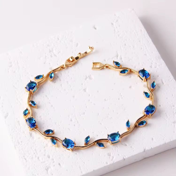 Pulsera Mágica de Tulipanes- Chapada en Oro 18K