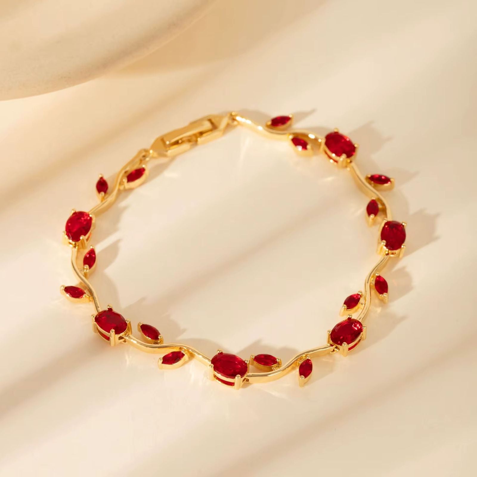 Pulsera Mágica de Tulipanes- Chapada en Oro 18K